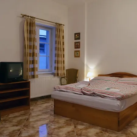 Mestsky Hotel Dorinka Hostinné Room photo