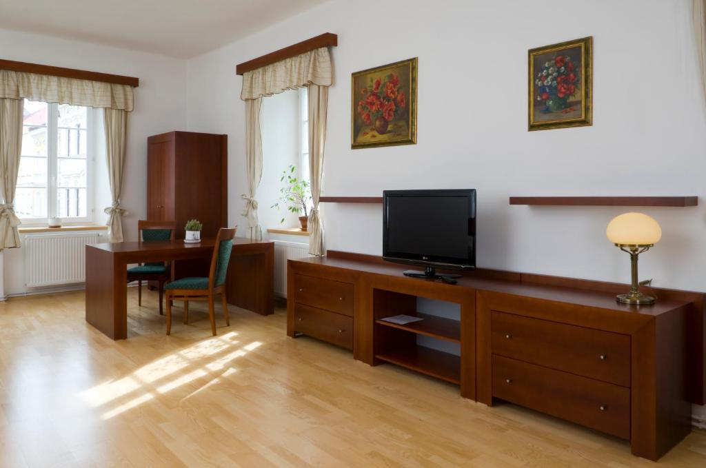 Mestsky Dorinka Hotel Hostinné