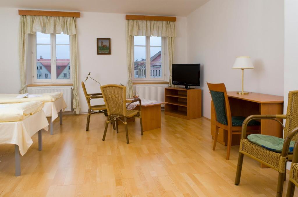 Mestsky Dorinka 3* Hostinné