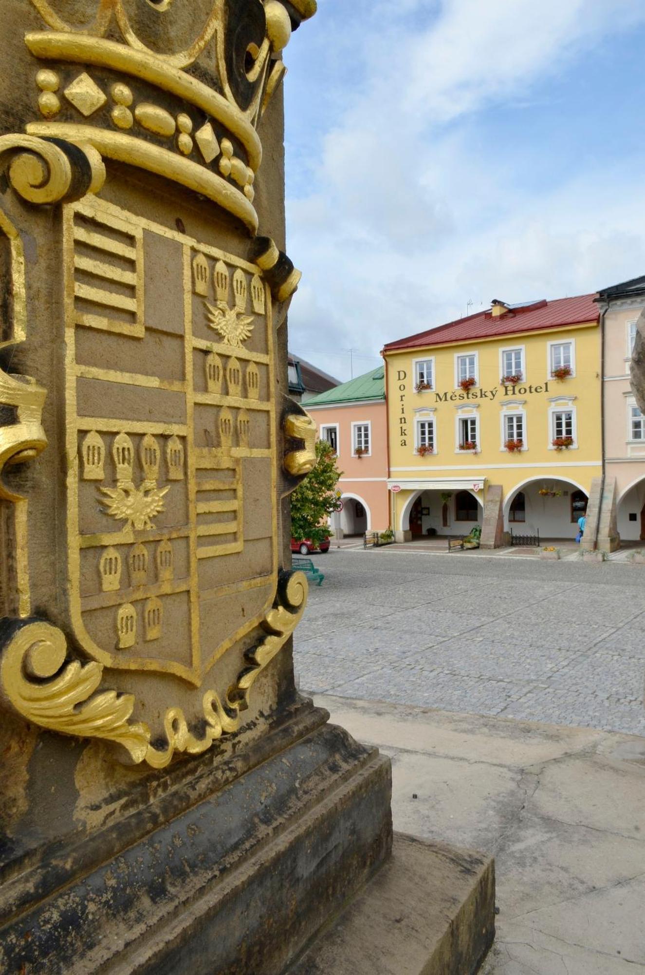 Hotel Mestsky Dorinka Hostinné
