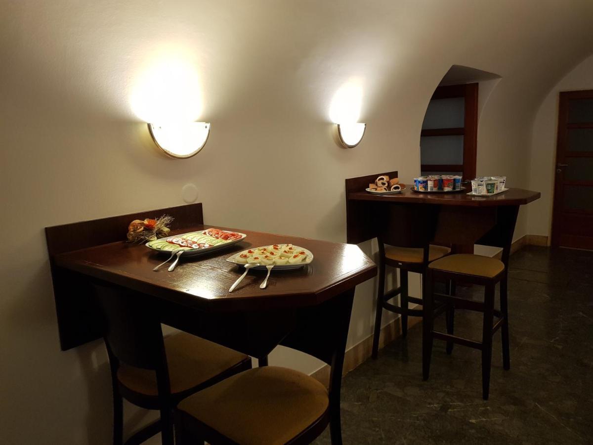 Mestsky Dorinka Hotel Hostinné
